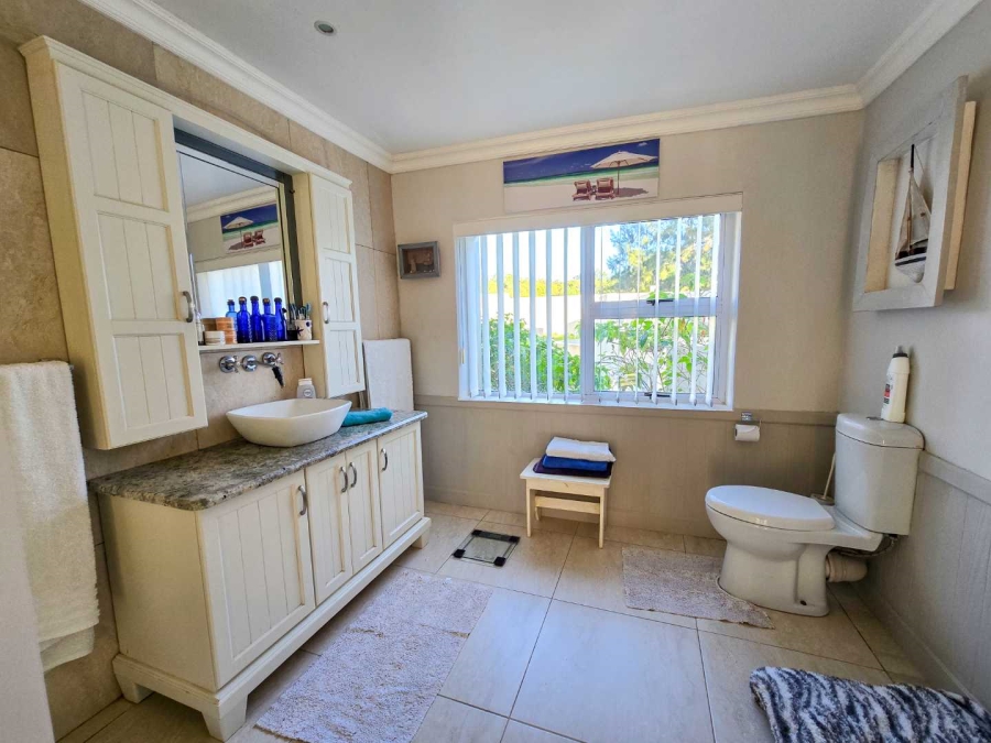 3 Bedroom Property for Sale in Stilbaai Western Cape